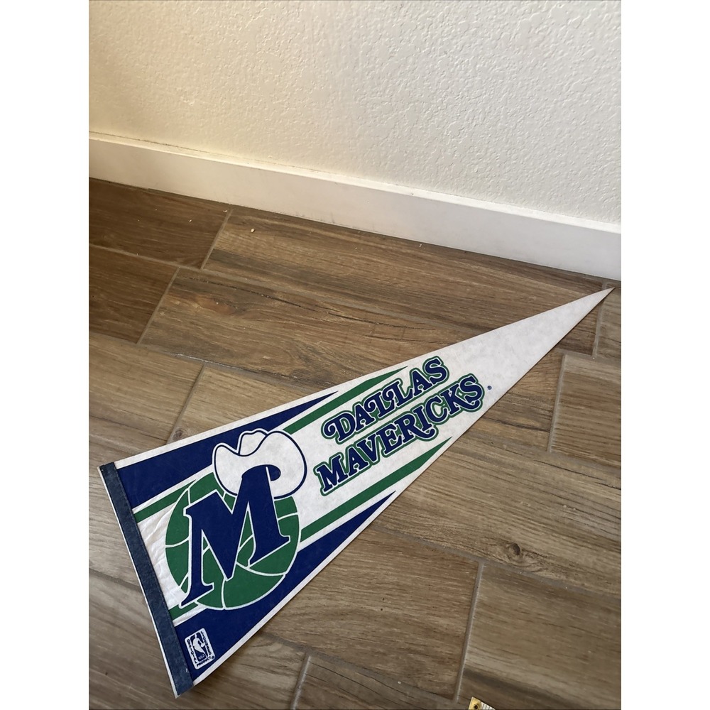 Dallas Mavericks NBA Basketball Pennant Full Size Cowboy Hat Logo Vintage